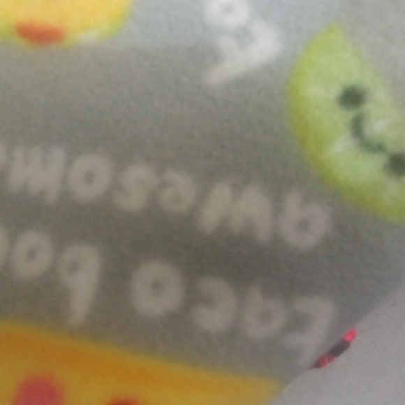 (2) Yards of Yummy Taco-Tastic Fleece Fabric 🌮 🌮 🌮😊 - Picture 8 of 8